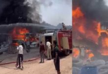 इंदौर में अवैध पार्किंग हादसा: वेल्डिंग के दौरान 5 बसें जलीं, 4 धमाके, गैस सिलेंडर भी फटा