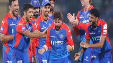 IPL 2026: DC vs RR मुकाबला, प्लेऑफ की जंग में कौन मारेगा बाजी?