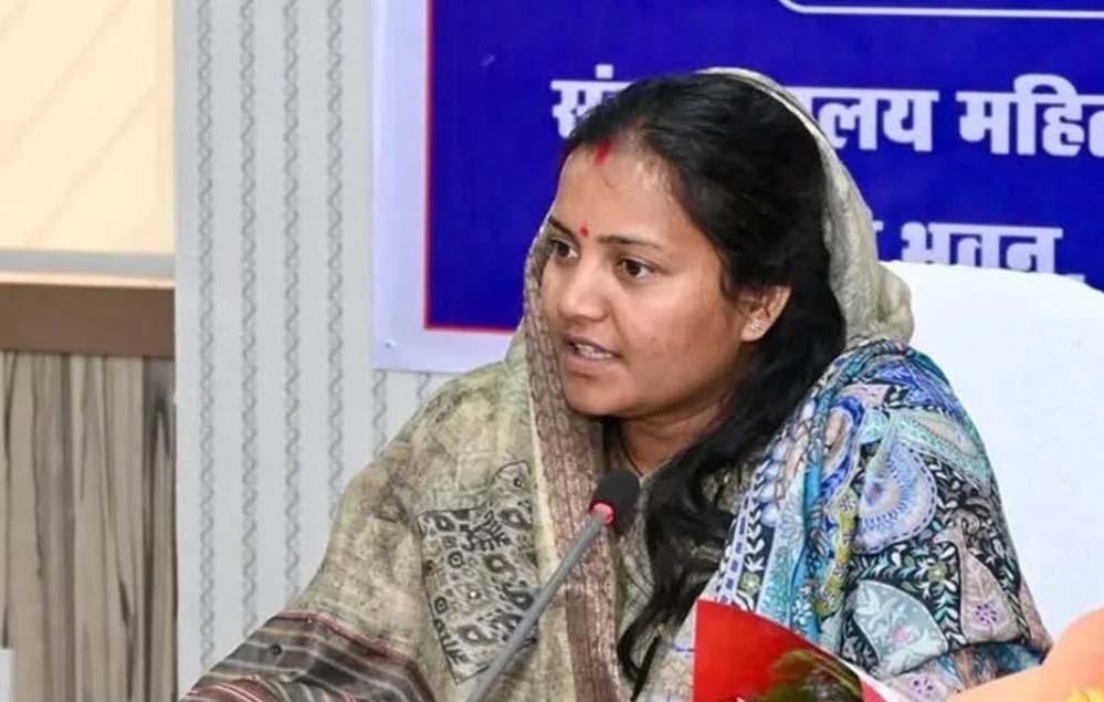 रायपुर : हाथी के हमले में जान गंवाने वाले ग्रामीणों के परिजनों को त्वरित राहत रायपुर : हाथी के हमले में जान गंवाने वाले ग्रामीणों के परिजनों को त्वरित राहत