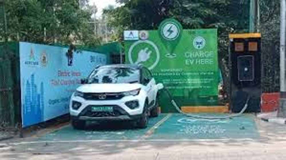 EV यूजर्स के लिए बड़ी राहत: यूपी समेत 8 राज्यों में बनेंगे 4800 नए चार्जिंग स्टेशन