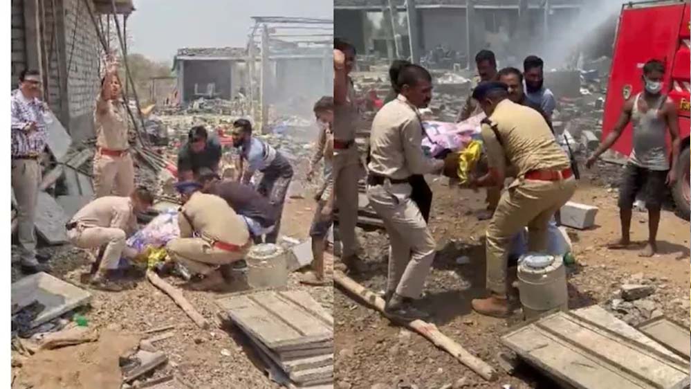 देवास में पटाखा फैक्ट्री में भीषण विस्फोट, 4 की मौत; धमाके से दहला पूरा इलाका देवास में पटाखा फैक्ट्री में भीषण विस्फोट, 4 की मौत; धमाके से दहला पूरा इलाका
