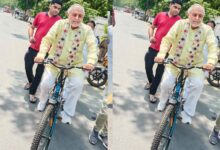 सीएम योगी की प्रेरणा से ईंधन बचत अभियान को मिली नई रफ्तार, साइकिल से विधानसभा पहुंचे वित्त मंत्री