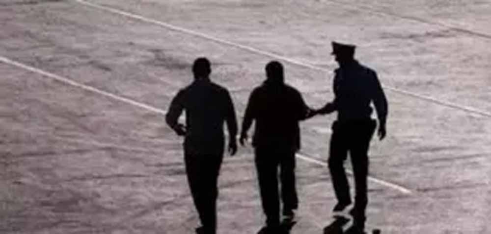 संयुक्त राज्य अमेरिका में बड़ा खुलासा: कनाडा में हथियार तस्करी के आरोप में पाकिस्तानी नागरिक समेत 3 गिरफ्तार