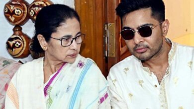 बंगाल में बड़ा सिक्योरिटी रिव्यू, अभिषेक बनर्जी समेत कई TMC नेताओं की सुरक्षा में कटौती बंगाल में बड़ा सिक्योरिटी रिव्यू, अभिषेक बनर्जी समेत कई TMC नेताओं की सुरक्षा में कटौती