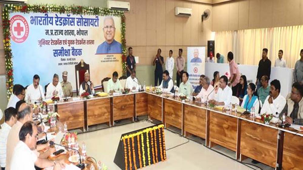 विद्यार्थियों को रेडक्रॉस के सिद्धांतों से करें संस्कारित: राज्यपाल पटेल