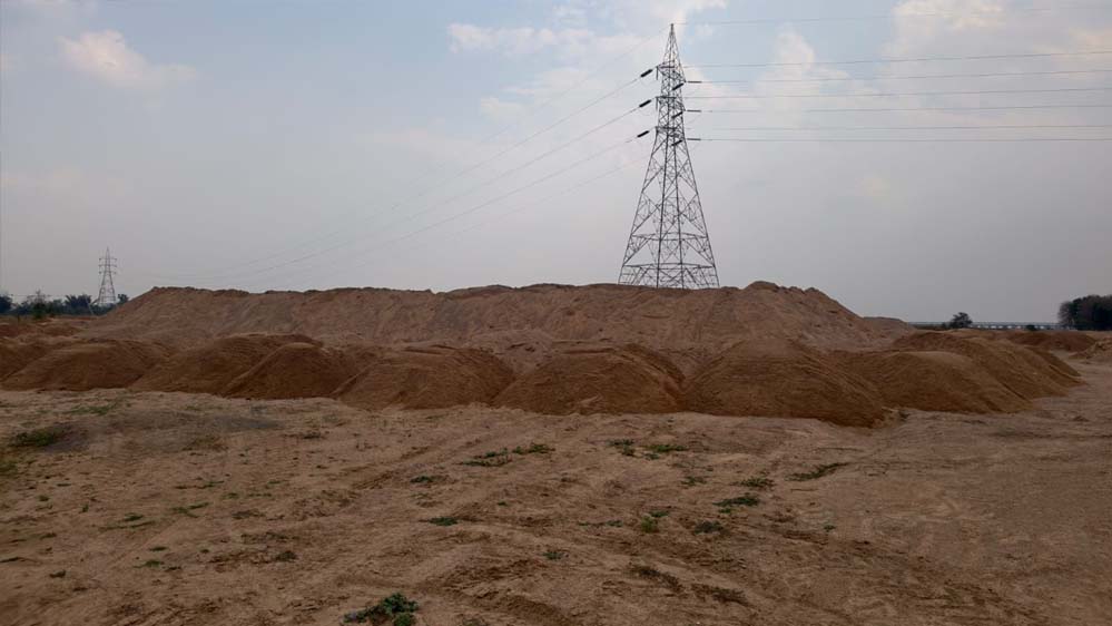 अवैध रेत भंडारण और परिवहन पर बड़ी कार्रवाई, 1740 घनमीटर रेत जप्त