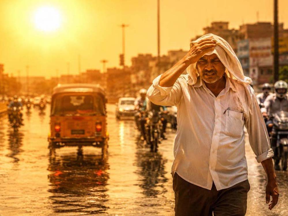 मध्य प्रदेश तपकर हुआ बेहाल! 47°C पहुंचा पारा, नौगांव बना प्रदेश का सबसे गर्म शहर मध्य प्रदेश तपकर हुआ बेहाल! 47°C पहुंचा पारा, नौगांव बना प्रदेश का सबसे गर्म शहर