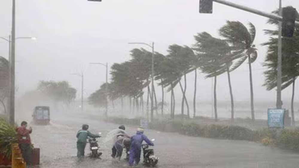 यूपी में 100 KM की रफ्तार से तूफान का अलर्ट, 31 मई तक आंधी-बारिश यूपी में 100 KM की रफ्तार से तूफान का अलर्ट, 31 मई तक आंधी-बारिश