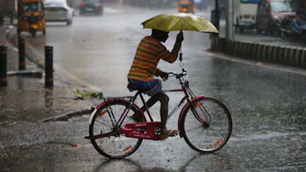 भीषण गर्मी के बीच राहत की खबर, जल्द दस्तक देगा मॉनसून; कई राज्यों में बारिश के आसार