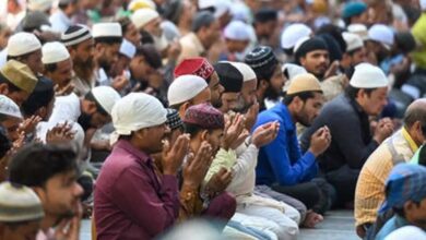 सड़क पर नमाज को लेकर बढ़ा विवाद, मौलाना साजिद रशीदी की ‘थूक-पेशाब’ वाली दलील चर्चा में