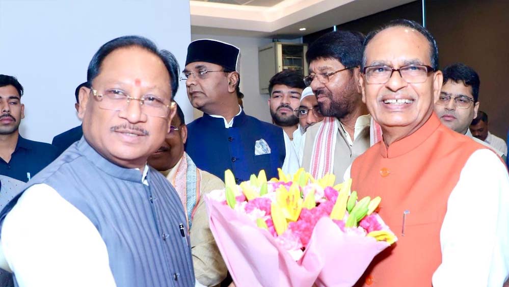 ‘अपनापन’ के विमोचन समारोह में शामिल हुए मुख्यमंत्री विष्णुदेव साय ‘अपनापन’ के विमोचन समारोह में शामिल हुए मुख्यमंत्री विष्णुदेव साय