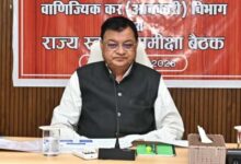 मदिरा के अवैध परिवहन एवं बिक्री पर रोक लगाए: आबकारी मंत्री देवांगन