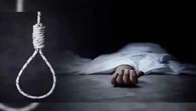 भोपाल में IPS अधिकारी की 16 वर्षीय बेटी ने की आत्महत्या, जांच में जुटी पुलिस भोपाल में IPS अधिकारी की 16 वर्षीय बेटी ने की आत्महत्या, जांच में जुटी पुलिस