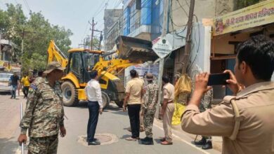 वृंदावन परिक्रमा मार्ग में अतिक्रमण हटाया गया, श्रद्धालुओं को राहत