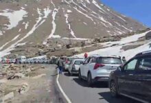 पहाड़ों पर पर्यटकों का सैलाब, हिमाचल से उत्तराखंड तक महाजाम; 50 किमी में लग रहे 8 घंटे