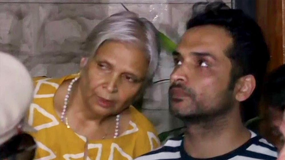 ट्विशा केस में बड़ा खुलासा! गिरिबाला सिंह ने माना- ‘बेटे से हो गई गलती’, CBI भी हुई सतर्क ट्विशा केस में बड़ा खुलासा! गिरिबाला सिंह ने माना- ‘बेटे से हो गई गलती’, CBI भी हुई सतर्क