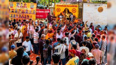 धार भोजशाला में शुरू हुई पूजा-अर्चना, मां वाग्देवी की तस्वीर लेकर पहुंचे श्रद्धालु
