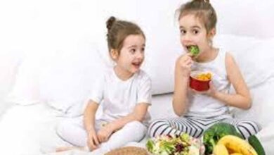 गर्मी में बच्चों की सेहत का ख्याल: डाइट में शामिल करें ये ठंडक देने वाले फूड्स गर्मी में बच्चों की सेहत का ख्याल: डाइट में शामिल करें ये ठंडक देने वाले फूड्स