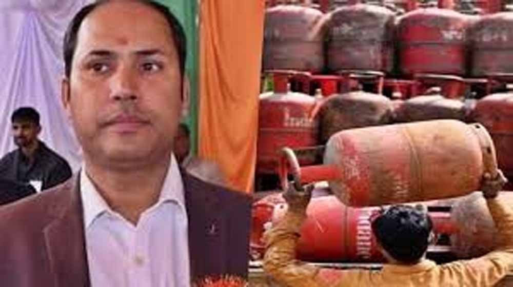 गैस सिलेंडर के लिए तहसील पहुंचे युवक को एसडीएम ने कराया गिरफ्तार