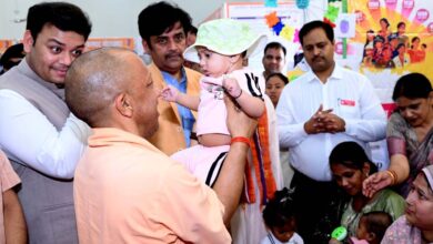 सीएम योगी ने बताया, कैसे पेश आएं बच्चों से