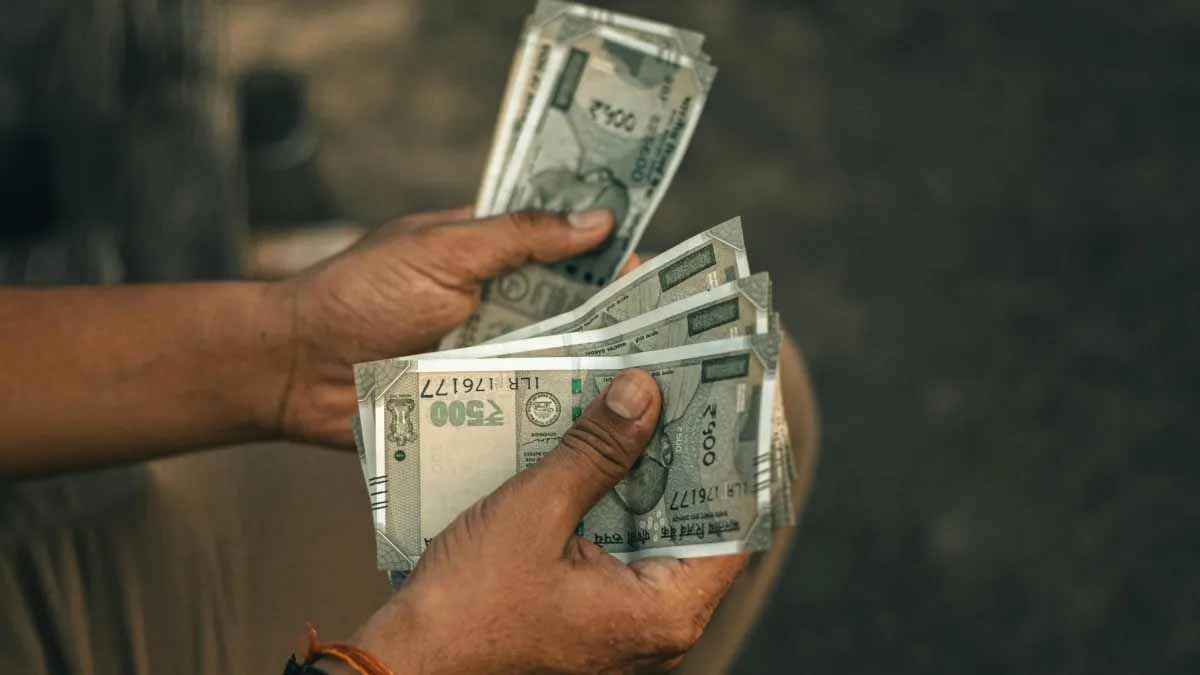 यूपी सरकार का बड़ा तोहफा: कर्मचारियों का महंगाई भत्ता बढ़कर 60% हुआ