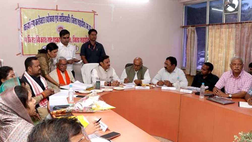 निर्माणाधीन विकास कार्यों के पूर्ण होने से जिले के विकास की बढ़ेगी रफ्तार : उप मुख्यमंत्री शुक्ल