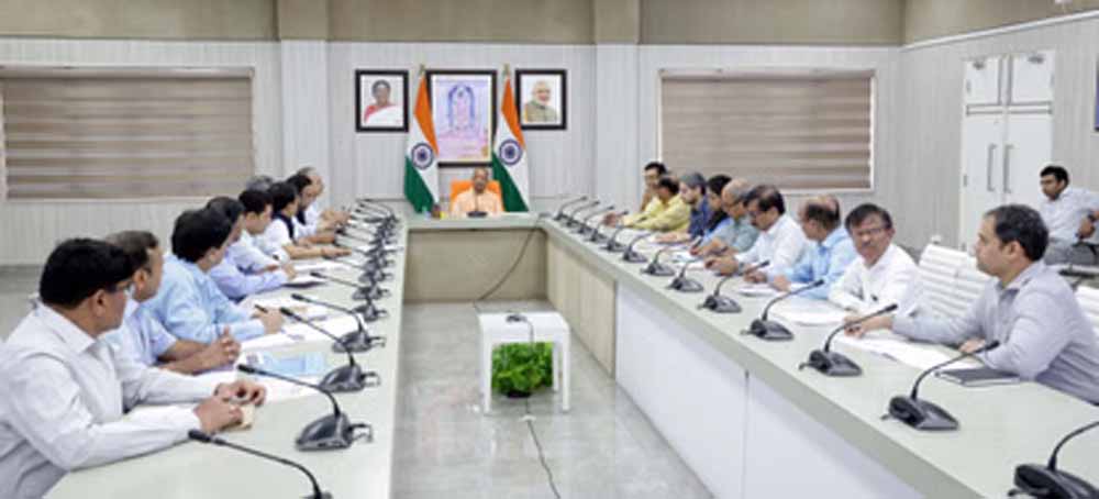 भीषण गर्मी में बिजली संकट पर सीएम योगी सख्त, अधिकारियों को दिए सख्त निर्देश