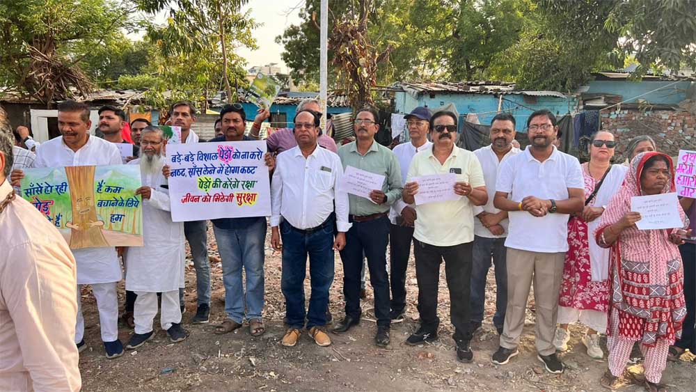 अयोध्या नगर में पेड़ों की कटाई पर फूटा जनआक्रोश, पर्यावरण प्रेमियों ने किया विशाल प्रदर्शन अयोध्या नगर में पेड़ों की कटाई पर फूटा जनआक्रोश, पर्यावरण प्रेमियों ने किया विशाल प्रदर्शन
