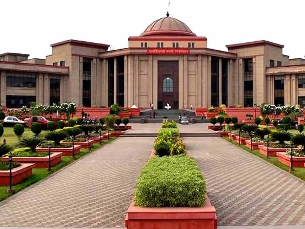 गर्मी की छुट्टियों में बदल गई कोर्ट की कार्यप्रणाली, CG हाईकोर्ट ने वीडियो सुनवाई का लिया बड़ा फैसला