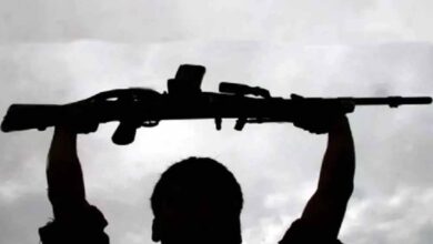 माओवादी संगठन को बड़ा झटका, 20 लाख के इनामी नरहरि और पत्नी ने किया सरेंडर
