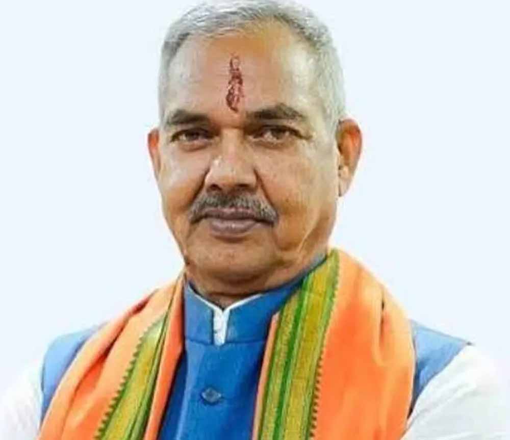 दिवंगत रूपनारायण को CM साय ने दी श्रद्धांजलि, विजय शर्मा और केदार कश्यप भी पहुंचे दिवंगत रूपनारायण को CM साय ने दी श्रद्धांजलि, विजय शर्मा और केदार कश्यप भी पहुंचे