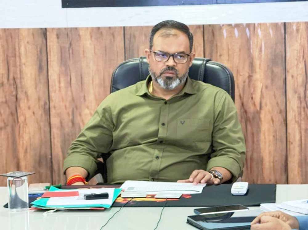 खाद वितरण में गड़बड़ी पर कलेक्टर सख्त, 66 अधिकारी-कर्मचारियों को थमाए नोटिस खाद वितरण में गड़बड़ी पर कलेक्टर सख्त, 66 अधिकारी-कर्मचारियों को थमाए नोटिस