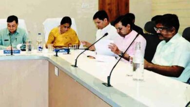 विकास कार्यों में देरी बर्दाश्त नहीं, उद्योग मंत्री देवांगन ने अधिकारियों को दिए सख्त निर्देश