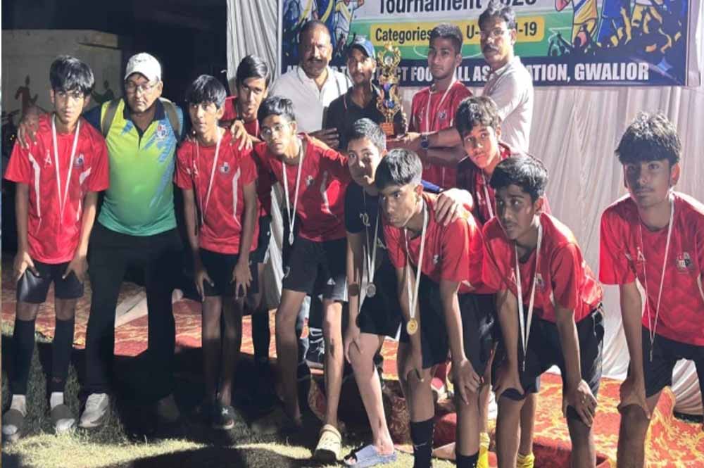 राष्ट्रीय फुटबॉल प्रतियोगिता से खेलमय हुआ बस्तर, 35 राज्यों की टीमें पहुंचीं राष्ट्रीय फुटबॉल प्रतियोगिता से खेलमय हुआ बस्तर, 35 राज्यों की टीमें पहुंचीं
