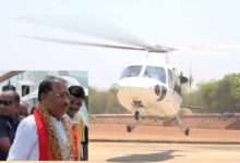 कवर्धा में CM साय का सरप्राइज दौरा: हेलिकॉप्टर से उतरे, पेड़ के नीचे चौपाल लगाकर सुनी समस्याएं