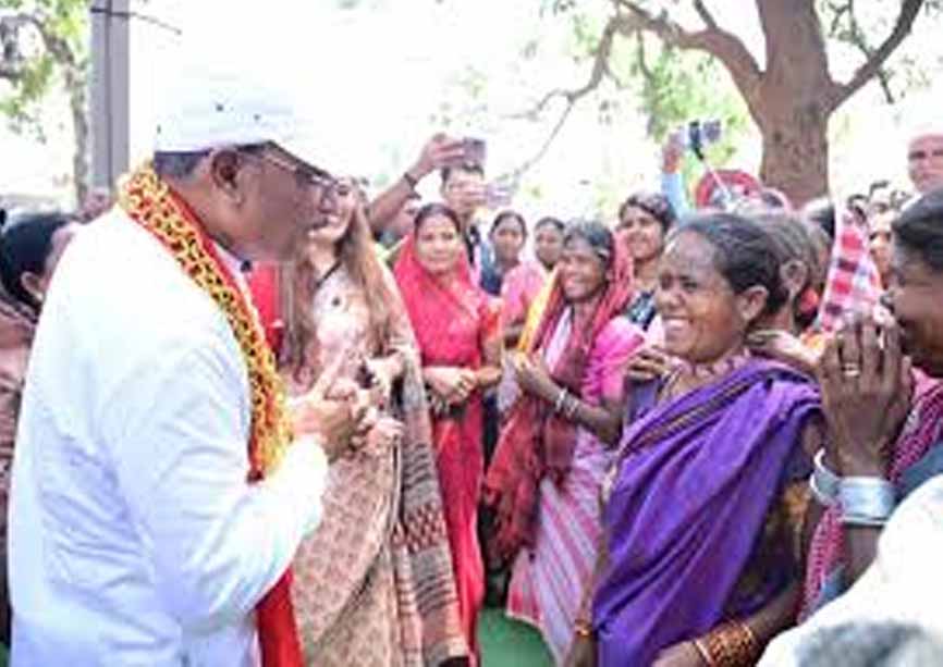 सुशासन तिहार बना लोगों की राहत का जरिया, घर के पास ही सुलझ रहीं समस्याएं