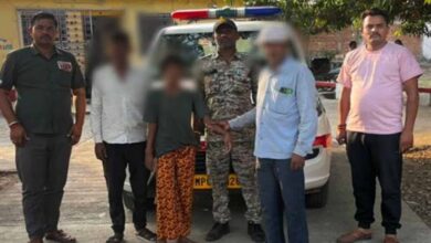 छतरपुर के डायल-112 हीरोज रास्ता भटकी मानसिक रूप से अस्वस्थ 13 वर्षीय बालिका को सुरक्षित परिजनों से मिलाया