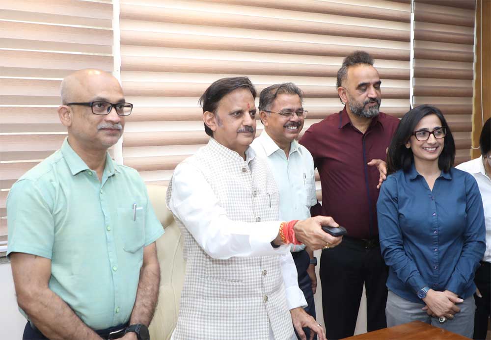 उप मुख्यमंत्री शुक्ल ने “एयर एम्बुलेंस एमपी” पोर्टल एवं मोबाइल ऐप का किया शुभारंभ