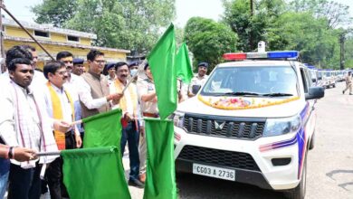 वित्त मंत्री  ओपी चौधरी ने रायगढ़ को मिली 16 अत्याधुनिक डायल-112 ईआरवी वाहनों को दिखाई हरी झंडी