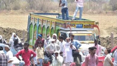 विदिशा में खरीदी केंद्र पर ताला देख भड़के किसान, NH-146 पर 3 KM लंबा जाम विदिशा में खरीदी केंद्र पर ताला देख भड़के किसान, NH-146 पर 3 KM लंबा जाम