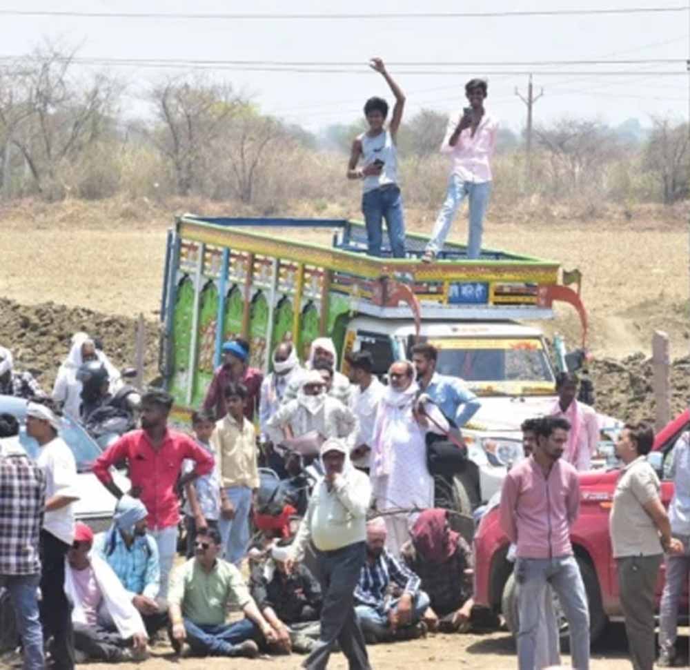 विदिशा में खरीदी केंद्र पर ताला देख भड़के किसान, NH-146 पर 3 KM लंबा जाम