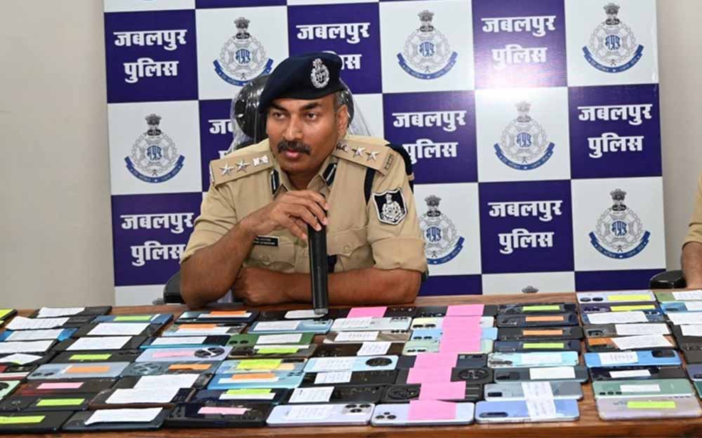 मध्यप्रदेश पुलिस ने विगत 2 सप्‍ताह में 2 करोड़ 26लाख रुपए से अधिक के गुम हुए 1021 मोबाइल फोन खोज कर वास्तविक मालिकों को लौटाएं