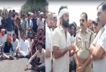 खरीदी केंद्र पर ताला देख फूटा किसानों का गुस्सा, NH-146 पर 3 किमी लंबा जाम