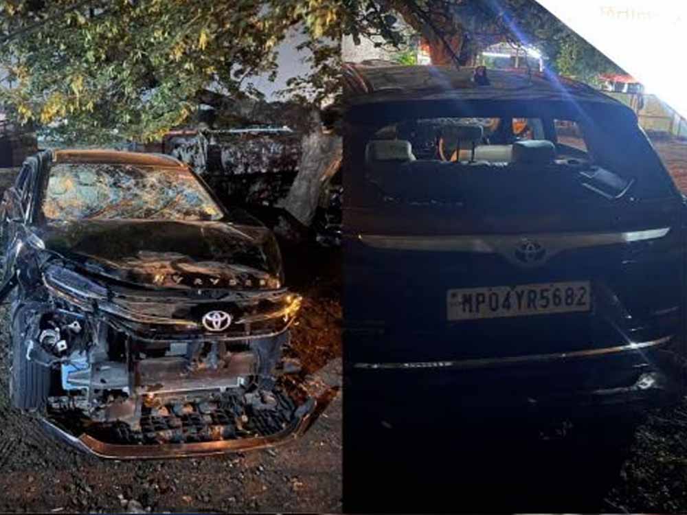 भोपाल में बर्थडे पार्टी के बाद युवकों का हाईवोल्टेज ड्रामा, तेज रफ्तार कार से कई लोगों को मारी टक्कर भोपाल में बर्थडे पार्टी के बाद युवकों का हाईवोल्टेज ड्रामा, तेज रफ्तार कार से कई लोगों को मारी टक्कर