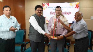 राज्यपाल के परिसहाय  नरेन्द्र रावत को दी गई भाव भीनी विदाई