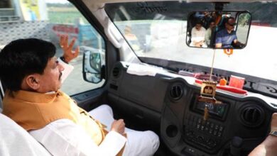 सादगी का संदेश : मुख्यमंत्री डॉ. यादव बस में जनप्रतिनिधियों और अधिकारियों के साथ पहुंचे उज्जैन