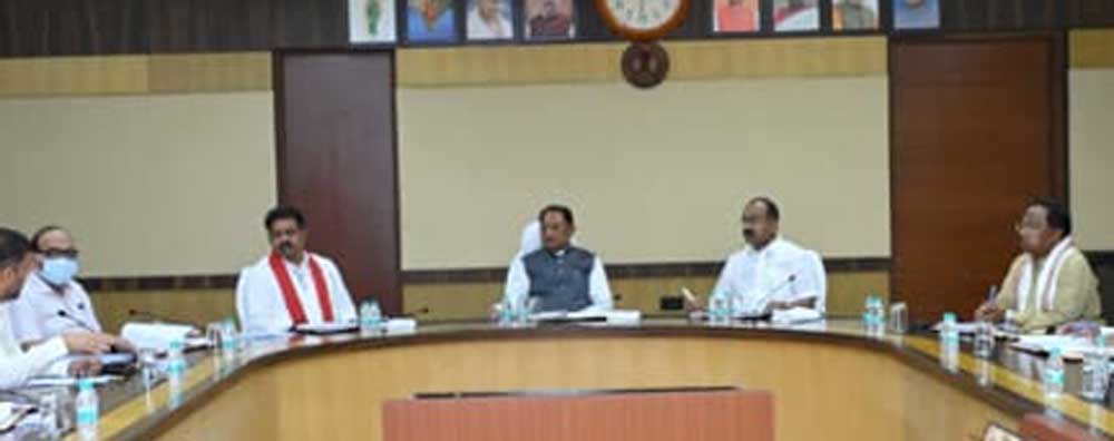 मुख्यमंत्री विष्णु देव साय की अध्यक्षता में आज कैबिनेट बैठक, कई बड़े फैसलों की उम्मीद मुख्यमंत्री विष्णु देव साय की अध्यक्षता में आज कैबिनेट बैठक, कई बड़े फैसलों की उम्मीद