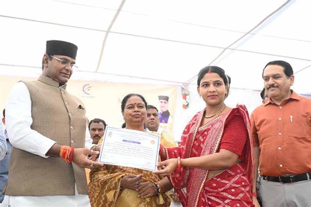 सहकारिता मंत्री  सारंग ने चांदबड़ में किया “संपर्क अभियान 2026” का शुभारंभ