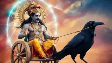 आज शनिदेव के नाम जलाएं दीपक, पढ़ें ये चमत्कारी मंत्र