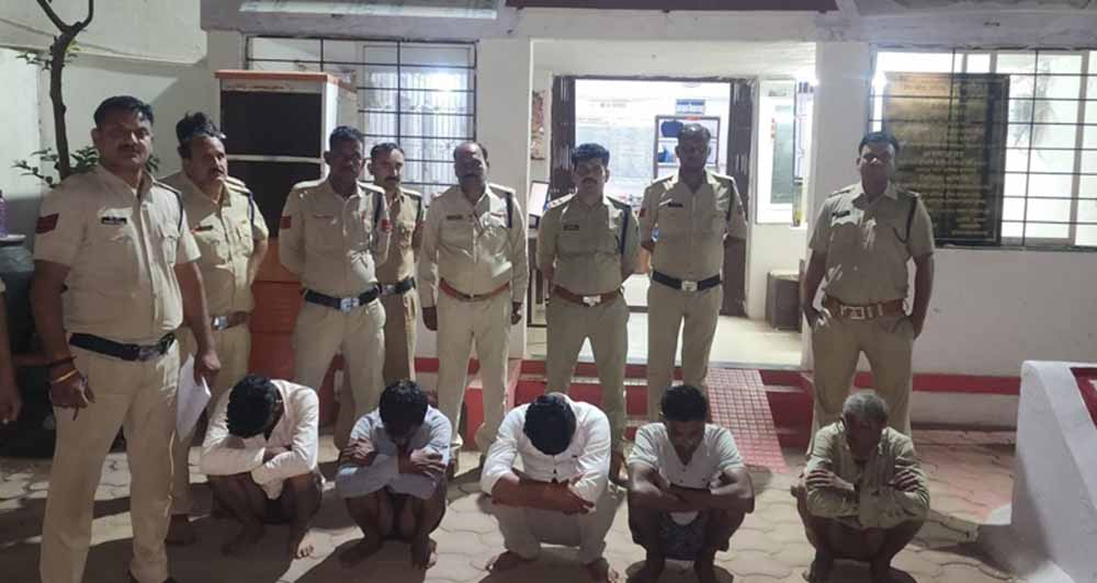 मध्यप्रदेश पुलिस का अपराधियों और असामाजिक तत्वों के खिलाफ रातभर चला प्रदेशव्यापी विशेष कॉम्बिंग गश्त अभियान